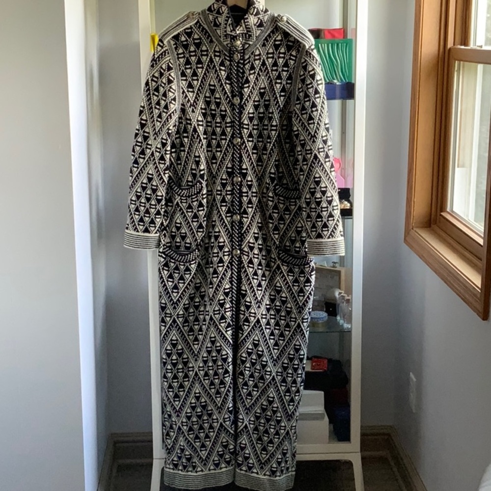 CHANEL Black and White sweater coat with Geometric Pattern